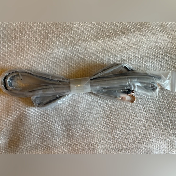 Punchcase by Leslie Hsu tablet case with built in charger.NWOT - Picture 4 of 8